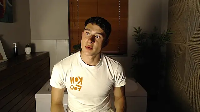Snapshot of AustinJones_ chatting on June 4, 2026, 7:31 pm AustinJones online show from June 4, 2026, 7:31 pm