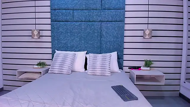 NatyLeone online show from September 16, 2025, 8:21 pm