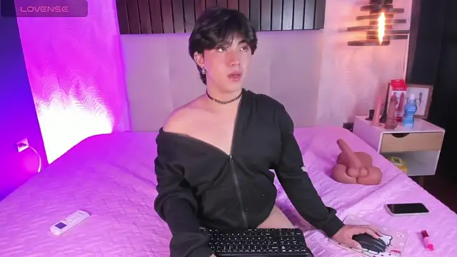 Creamy Angelo online show from November 21, 2025, 8:40 pm