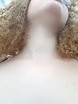 SirenRouge 69 online show from January 6, 2026, 7:39 pm