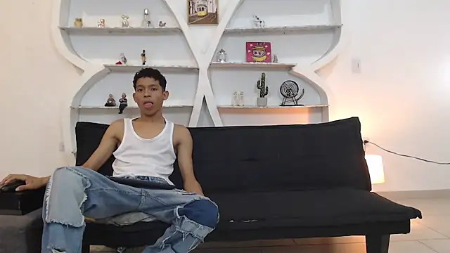 BEAUTY BOYS1 online show from November 20, 2025, 7:30 am