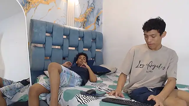 BEAUTY BOYS1 online show from March 18, 2026, 10:24 pm