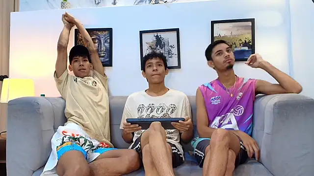 BEAUTY BOYS1 online show from April 2, 2026, 1:31 pm