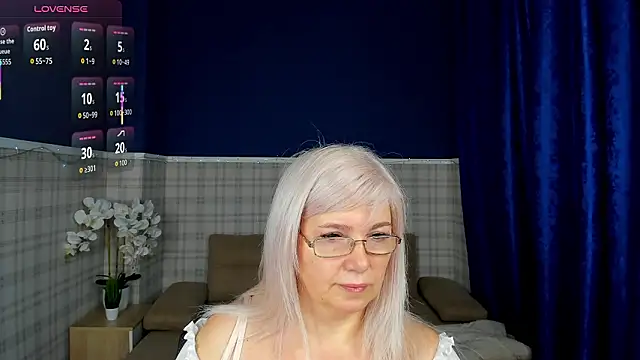 Hella Fabel online show from February 11, 2026, 1:10 am