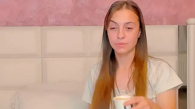 MillieTinny online show from October 6, 2025, 3:04 am