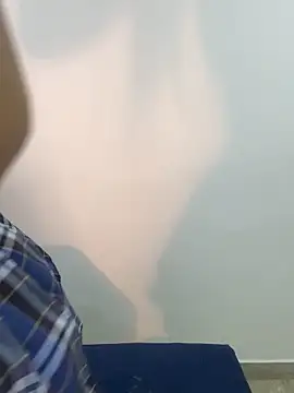 BrendaCrean online show from October 31, 2025, 3:24 pm