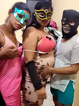 Snapshot of Hot_modal chatting on December 19, 2025, 5:20 pm Hot modal online show from December 19, 2025, 5:20 pm