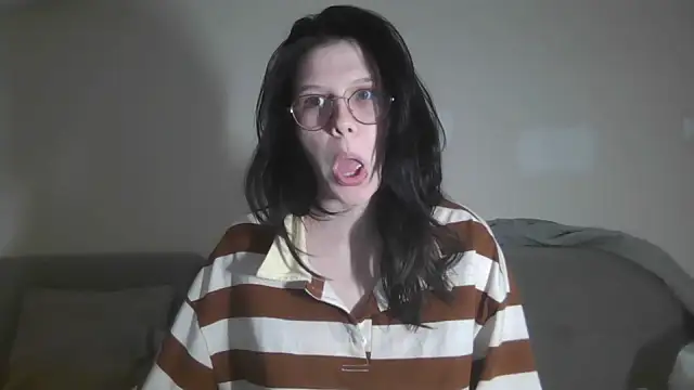 LaVostraDorothy online show from September 25, 2025, 8:12 pm