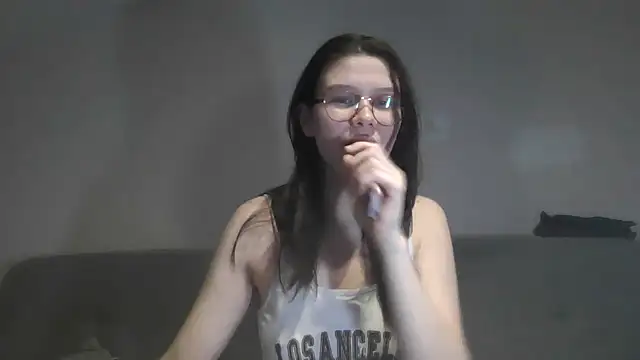 LaVostraDorothy online show from December 14, 2025, 8:46 pm