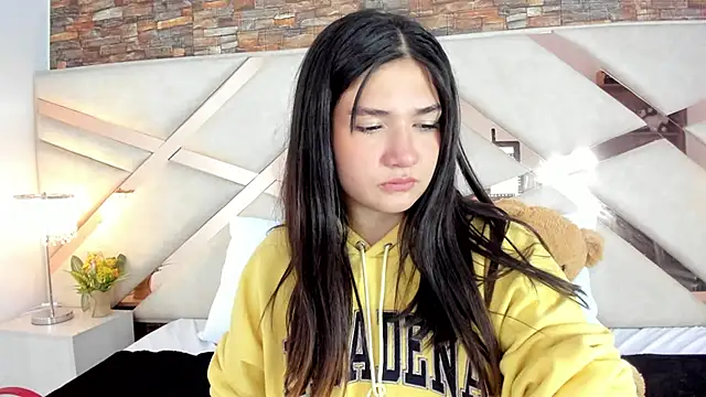 Snapshot of Valery_Brand chatting on October 2, 2025, 4:14 pm Valery Brand online show from October 2, 2025, 4:14 pm