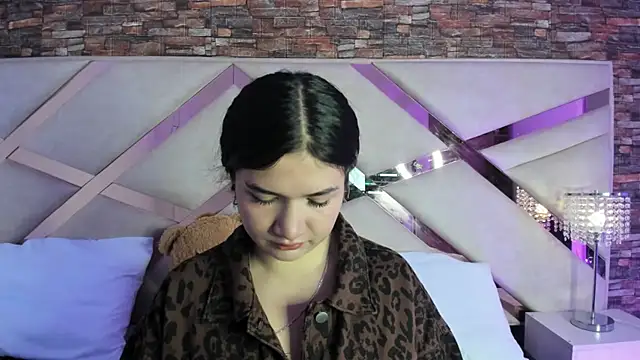 Snapshot of Valery_Brand chatting on October 15, 2025, 12:27 pm Valery Brand online show from October 15, 2025, 12:27 pm