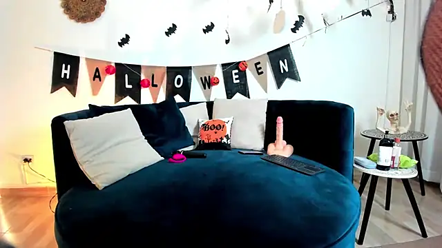 alissonbronw     online show from October 21, 2025, 8:09 pm