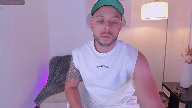 Snapshot of Dante_marquez chatting on October 21, 2025, 2:01 am Dante marquez online show from October 21, 2025, 2:01 am