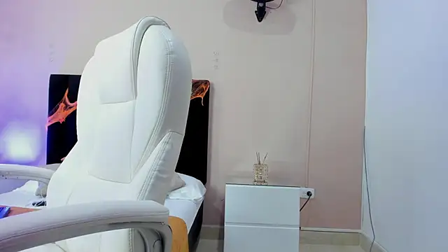 Snapshot of Nascary_Fox chatting on October 10, 2025, 7:46 pm Nascary Fox online show from October 10, 2025, 7:46 pm