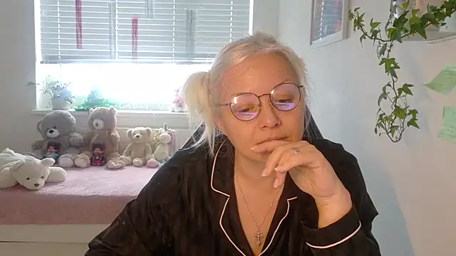 Linsy Kim online show from January 10, 2026, 9:00 am