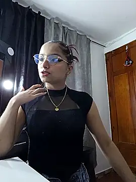 Snapshot of NaughtyLola_26 chatting on October 1, 2025, 8:26 pm NaughtyLola 26 online show from October 1, 2025, 8:26 pm