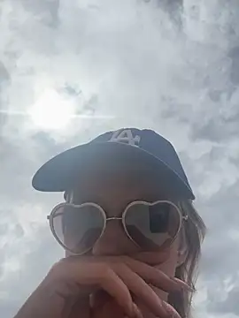 imyourgoodgirl69 online show from February 11, 2026, 4:06 am