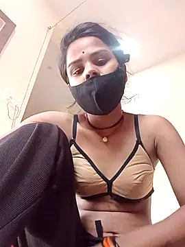 Snapshot of Radhika_Lovely chatting on May 31, 2026, 1:14 am Radhika Lovely online show from May 31, 2026, 1:14 am