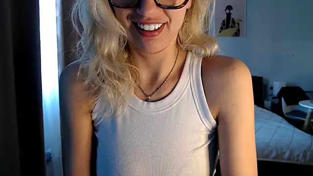 VivianCoke online show from February 23, 2026, 10:12 am