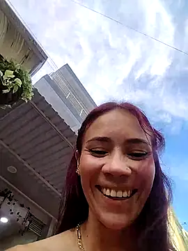 dulcelatin21 online show from November 1, 2025, 9:50 pm