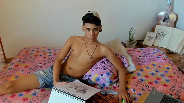 AliottTwink online show from October 28, 2025, 8:22 pm