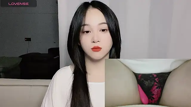 woaiqinqin online show from October 21, 2025, 3:57 pm