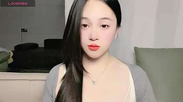 woaiqinqin online show from December 22, 2025, 3:53 pm