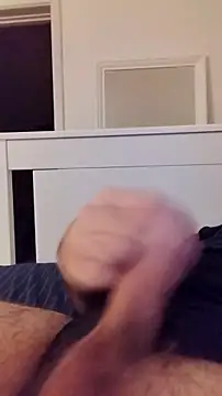 Snapshot of NewJoiner chatting on September 15, 2025, 8:42 pm NewJoiner online show from September 15, 2025, 8:42 pm