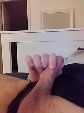 Snapshot of NewJoiner chatting on October 11, 2025, 9:46 pm NewJoiner online show from October 11, 2025, 9:46 pm