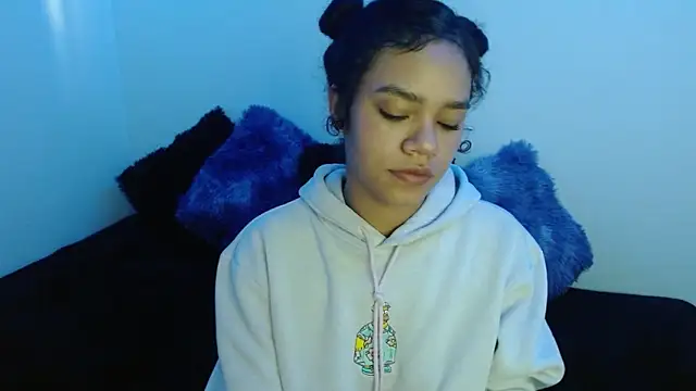 Canela s1 online show from November 30, 2025, 4:33 pm