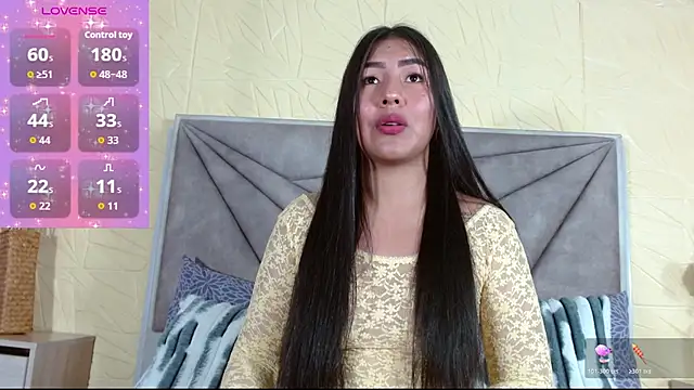 Snapshot of luna_maisonn chatting on June 8, 2026, 12:49 pm luna maisonn online show from June 8, 2026, 12:49 pm