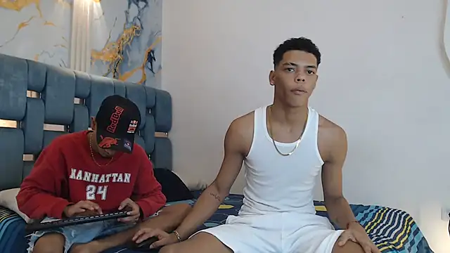 PRETTY FEM online show from February 14, 2026, 1:46 am