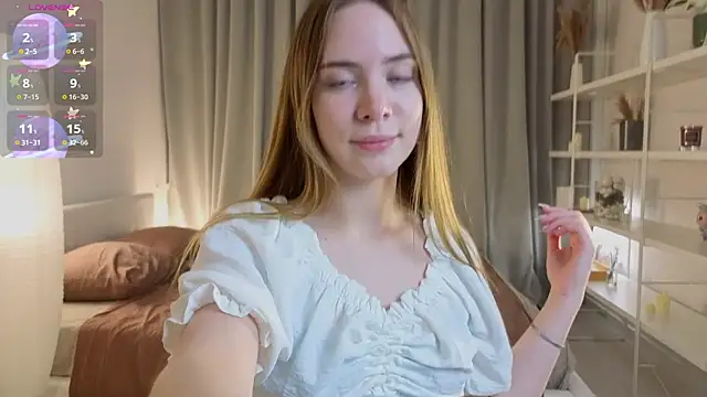 CarollSmithh online show from November 17, 2025, 9:09 pm