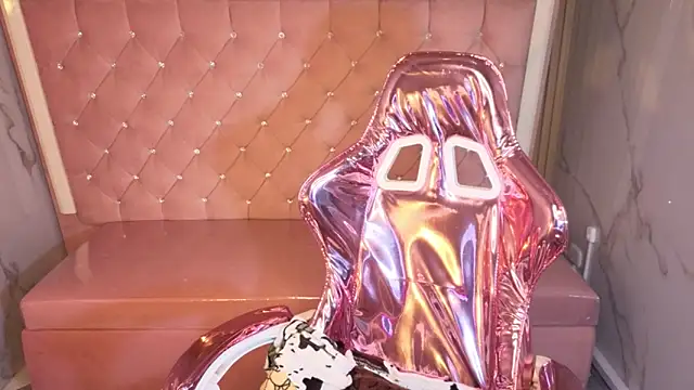 Victoria b  online show from November 1, 2025, 8:11 pm