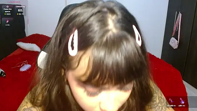 Divinejewel444 online show from September 27, 2025, 8:08 am