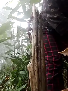 lusy-bae online show from December 4, 2025, 2:54 am