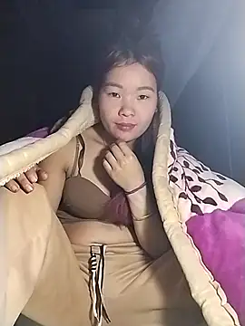 lylylove online show from November 28, 2025, 10:07 am