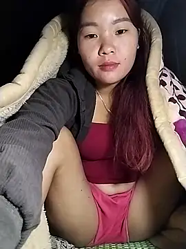 lylylove online show from December 3, 2025, 8:34 am