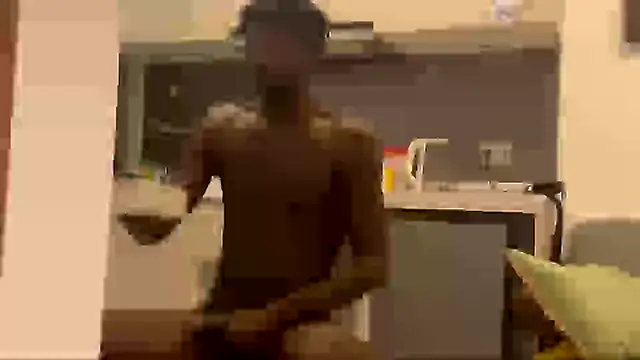 JuicyBlackD83 online show from December 2, 2025, 4:51 am