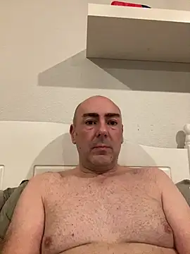 Snapshot of Richmcgee chatting on February 21, 2026, 8:32 pm Richmcgee online show from February 21, 2026, 8:32 pm