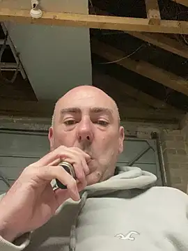 Snapshot of Richmcgee chatting on February 25, 2026, 8:29 pm Richmcgee online show from February 25, 2026, 8:29 pm