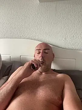 Richmcgee online show from May 1, 2026, 3:16 pm