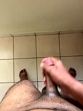 aliahmed98770 online show from October 8, 2025, 7:28 am