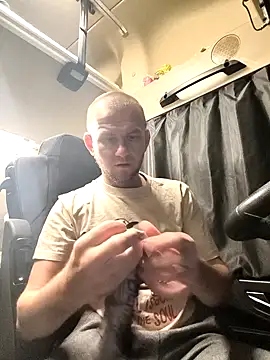RoadDaddyXL online show from September 18, 2025, 10:01 pm