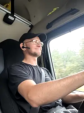 RoadDaddyXL online show from October 15, 2025, 8:47 am