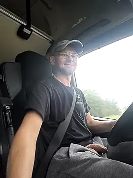RoadDaddyXL online show from October 16, 2025, 12:28 pm