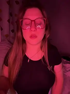 Snapshot of maaddison_mx chatting on May 18, 2026, 12:51 am maaddison mx online show from May 18, 2026, 12:51 am