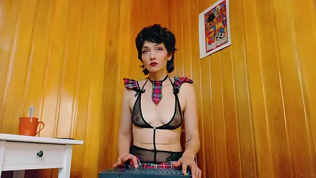 Zafiro Gem  online show from October 16, 2025, 8:54 pm