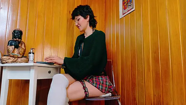 Zafiro Gem  online show from October 21, 2025, 9:04 pm