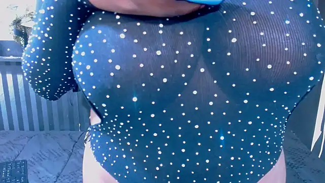 DarkQueen25x online show from November 8, 2025, 10:41 pm